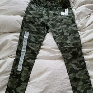 Old Navy Rockstar Super skinny jeans